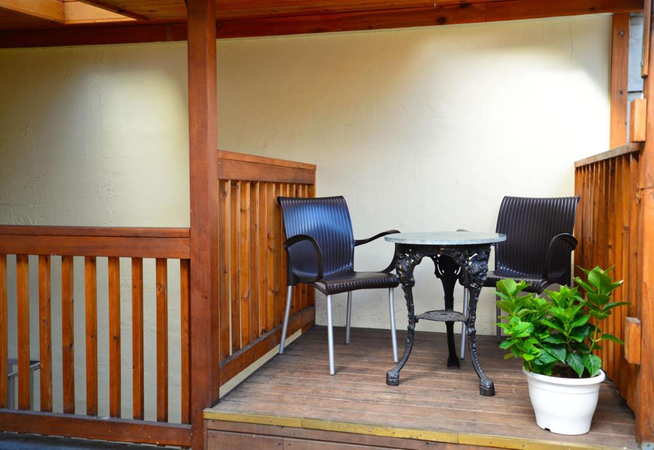 Vancouver Hideaway Guesthouse Exterior photo