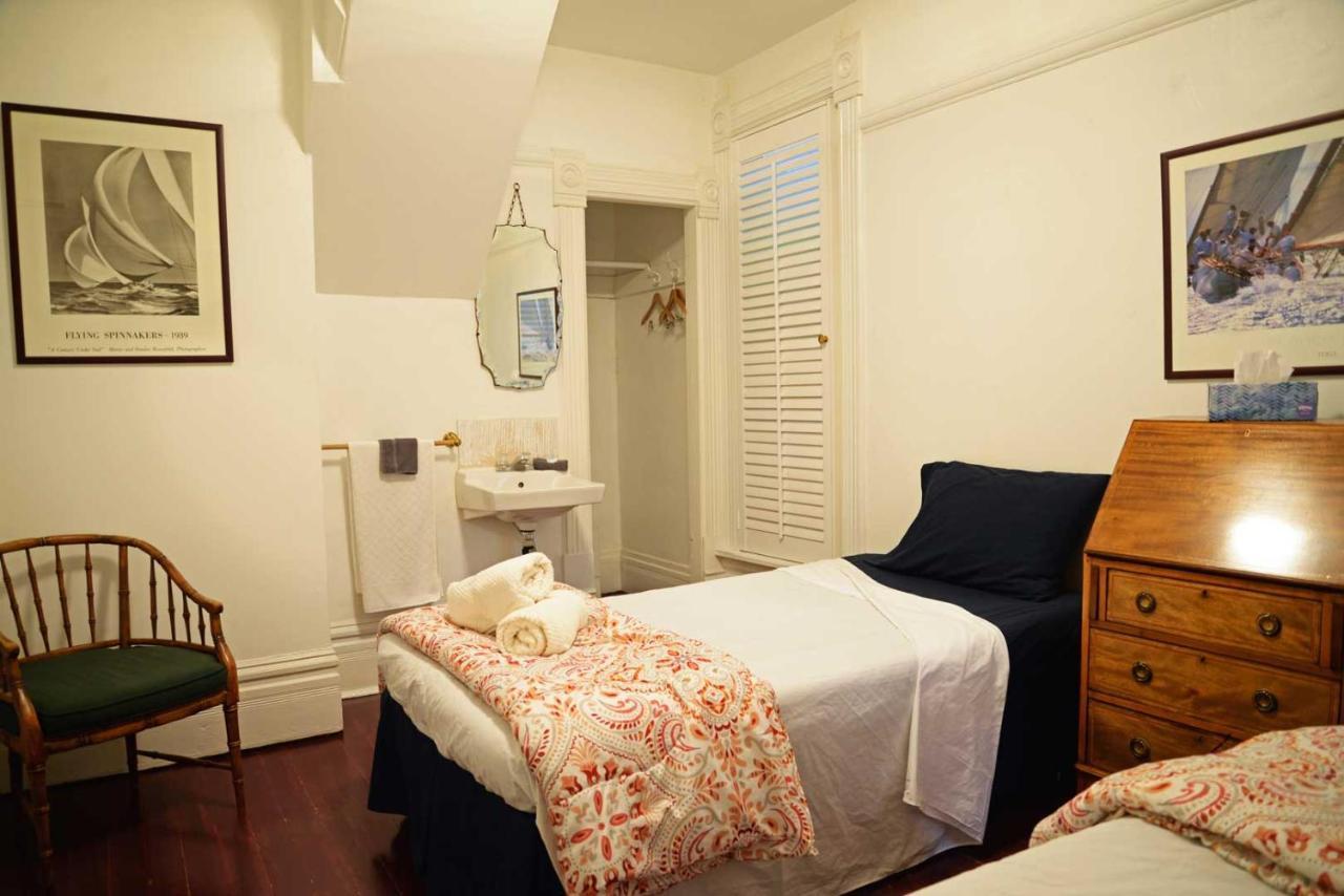 Vancouver Hideaway Guesthouse Exterior photo