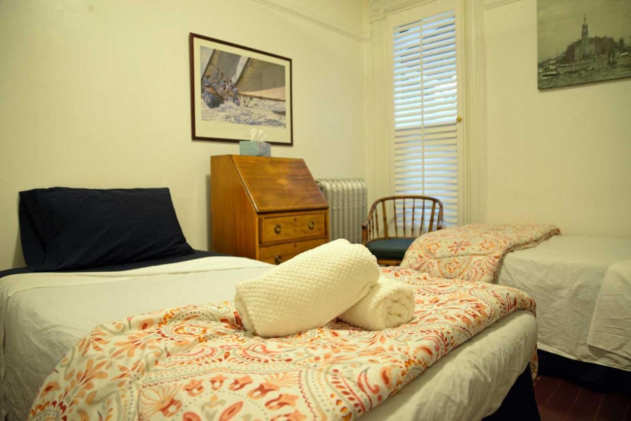 Vancouver Hideaway Guesthouse Exterior photo